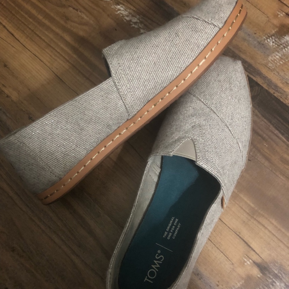 Toms flats, taupe and brown size 9